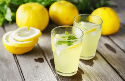 lemon juice is one of the best substitutes for kaffir lime leaves.