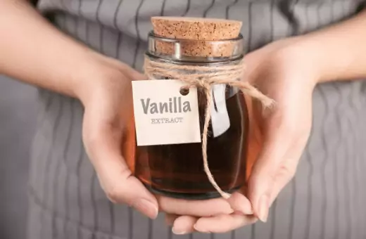 vanilla extract is a good alternative to coffee and rum in kahlua