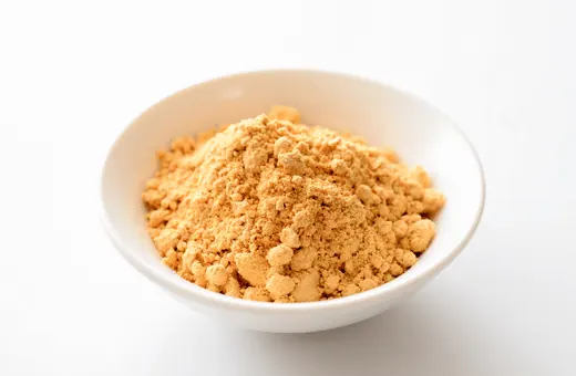 Roasted soybean flour can be used for sweet and savory applications, such as making mochi or adding texture to soups and sauces. 