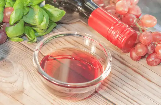 red wine vinegar is an ideal substitutes for sherry vinegar