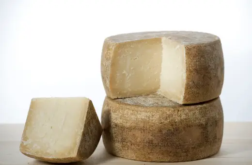 pecorino cheese is good substitutes for old english cheese