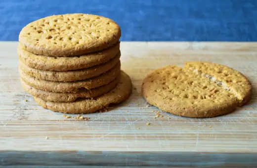 digestive biscuits are the closest alternative for biscoff cookies