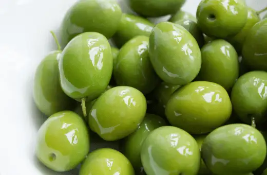 green ripe olives are great substitute for castelvetrano olives
