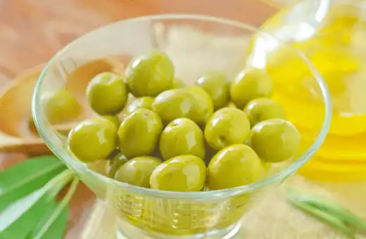 manzanilla olives are excellent castelvetrano olives substitute