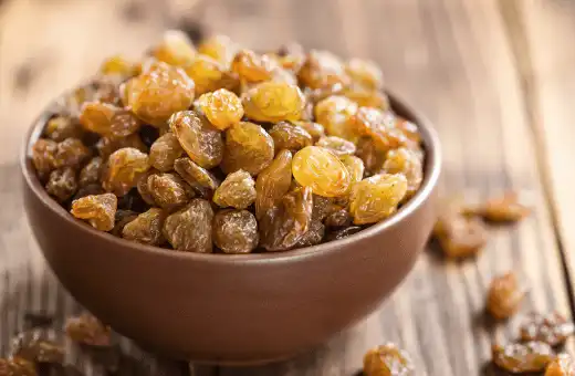 raisins are most popular currant substitute